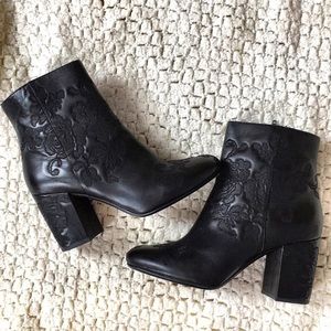 ✖️SOLD✖️Michael Kors (Claire) ankle boots